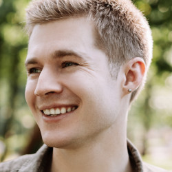 author-pic